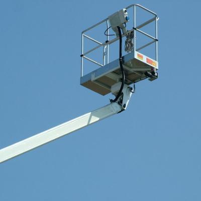 Noleggio piattaforme aeree con operatore